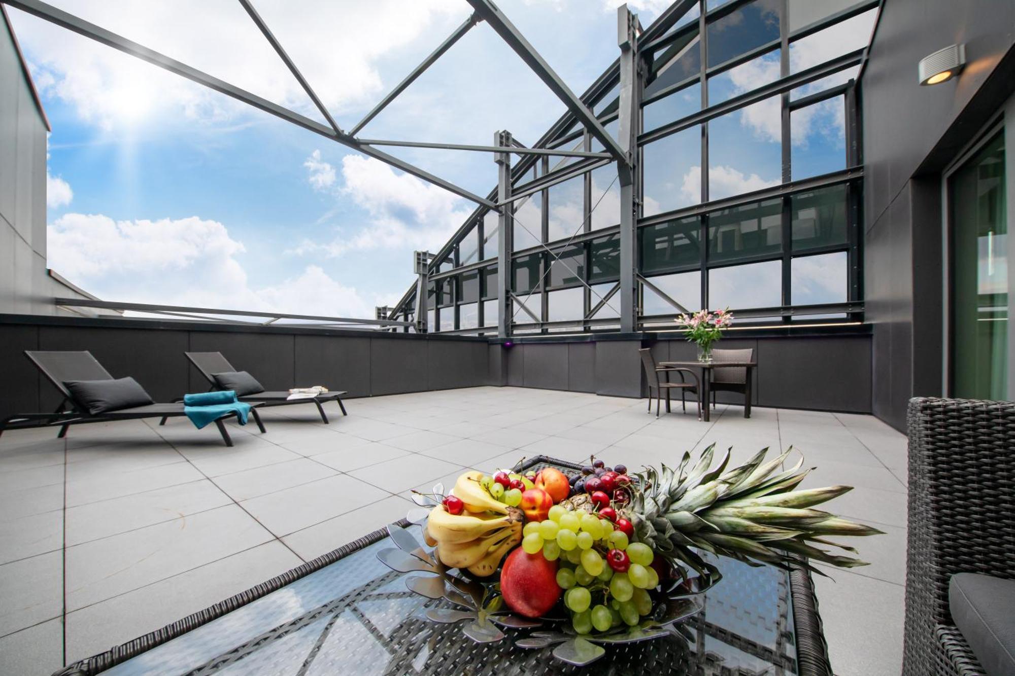 Apartamenty W Sky Tower Wrocław Exterior foto